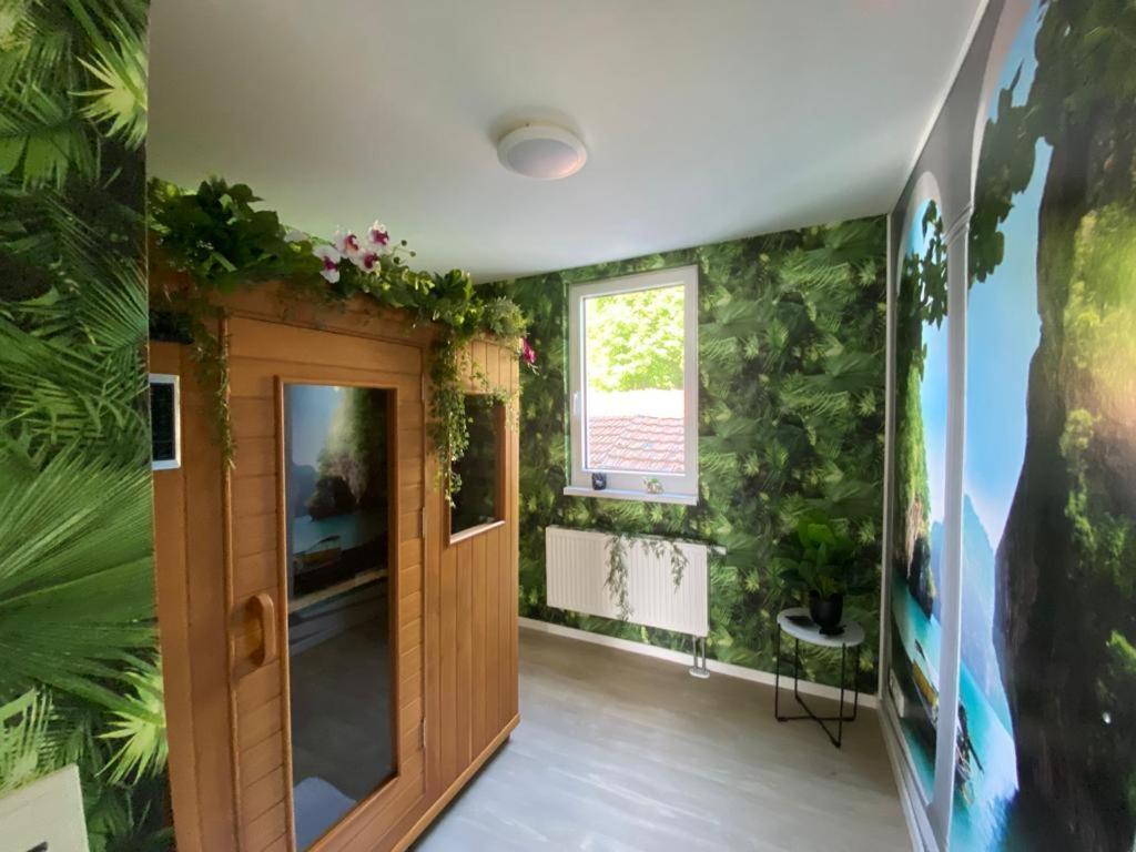 Schoene Ferienwohnung „Zum Glueck Tropical“ アイゼナハ エクステリア 写真
